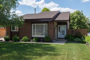 N.Kildonan’s All Seasons Estates near Sun Valley Parks – Immaculate 3 Bedroom Split-Level – Spacious & Bright Kitchen – Fabulous Rec Room – Tranquil Private Yard – Oversized Double Garage & More!