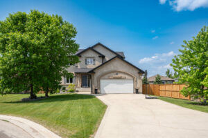 Pristine LORETTE Family Home! Fabulous 4 BD 3.5 BATH 2 STRY w/ Stunning Lower Level RECRM o/s DBL GARAGE and Amazing Backyard complete w/POOL!