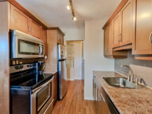 Why Rent?   Here’s an Affordable – Neat & Tidy Starter Condo in North Kildonan!