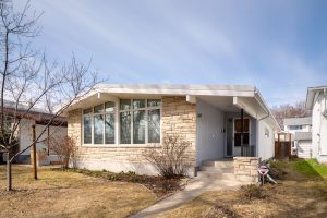 Brilliant – Beautiful and Upgraded!    Spacious River Heights South Bungalow!  Featuring 4 BEDRMS* & 2.5 BATHRMS – Large Quartz KITCHEN – Huge Finished BASEMENT plus a 2018 Over-sized DOUBLE GARAGE!