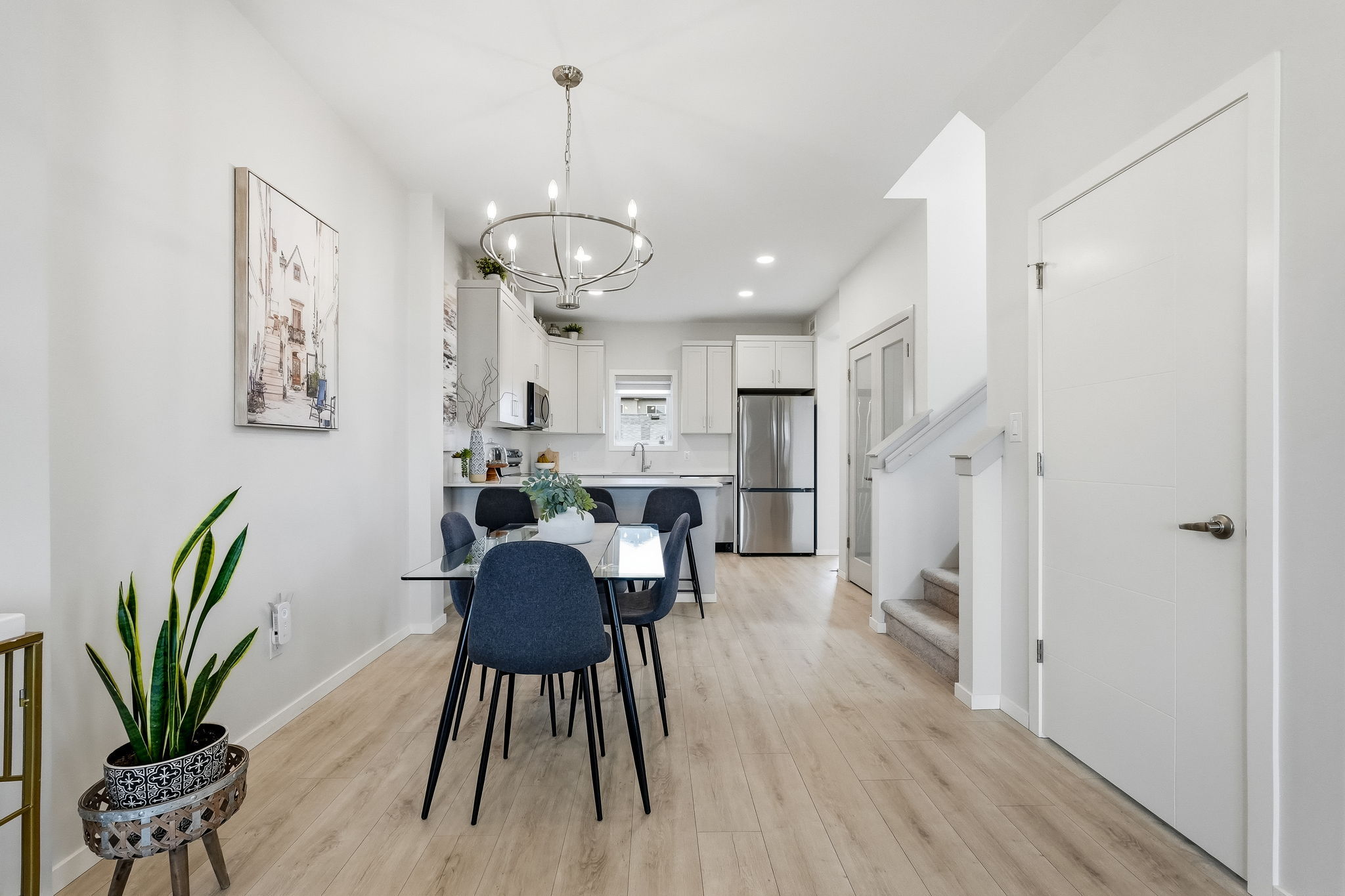 8-web-or-mls-A7404009